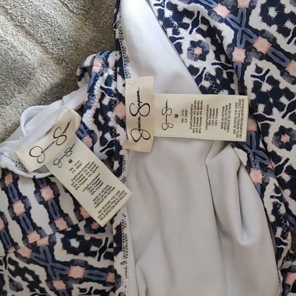 Jessica Simpson US M Two-Piece High Rise; High Coverage Bikini - Picture 4 of 11